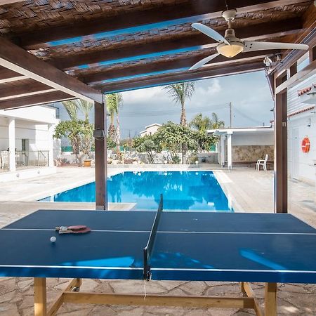 Papas Family Villa Paralimni Exterior foto