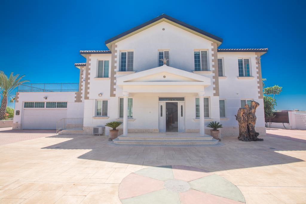 Papas Family Villa Paralimni Exterior foto