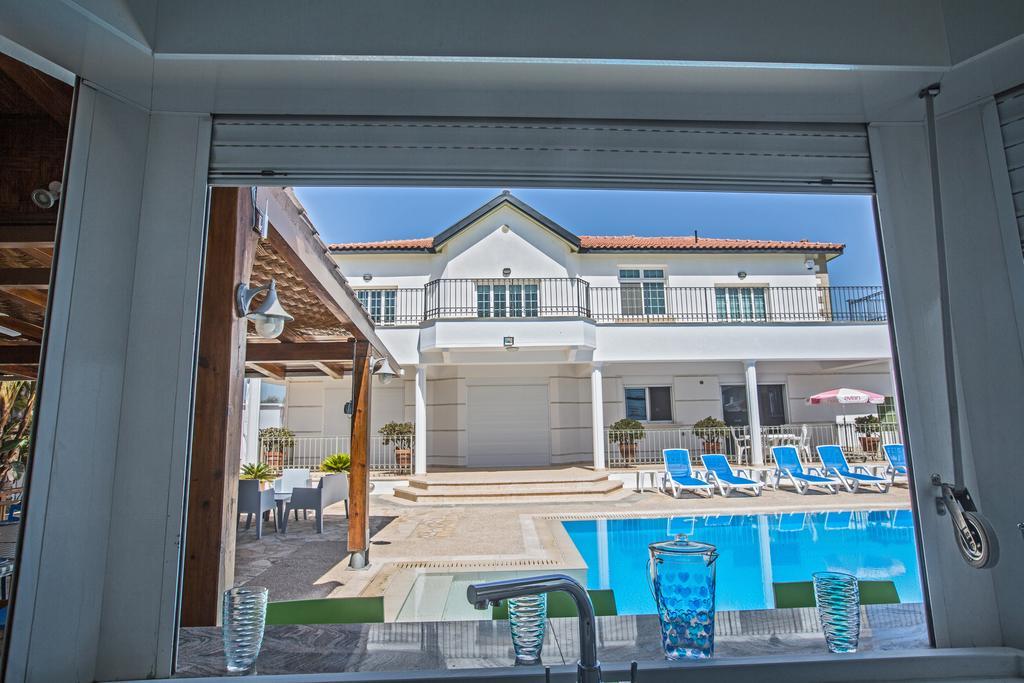 Papas Family Villa Paralimni Exterior foto