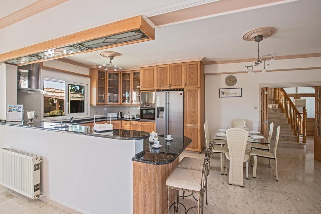 Papas Family Villa Paralimni Exterior foto