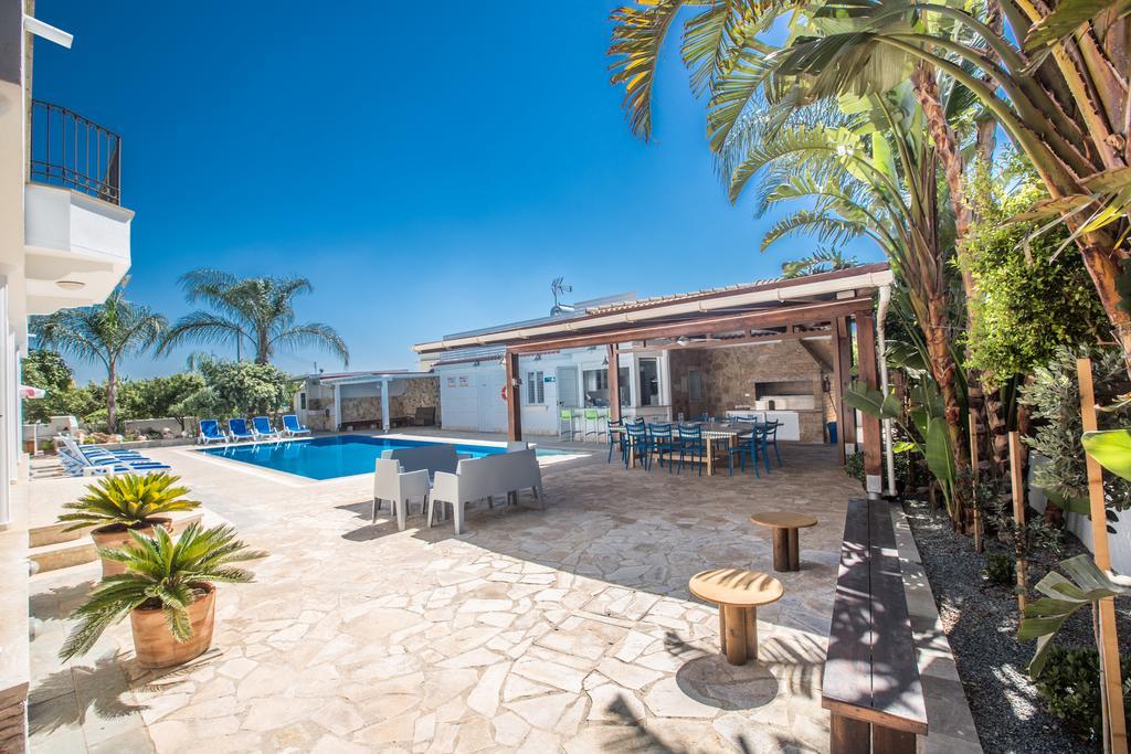 Papas Family Villa Paralimni Exterior foto