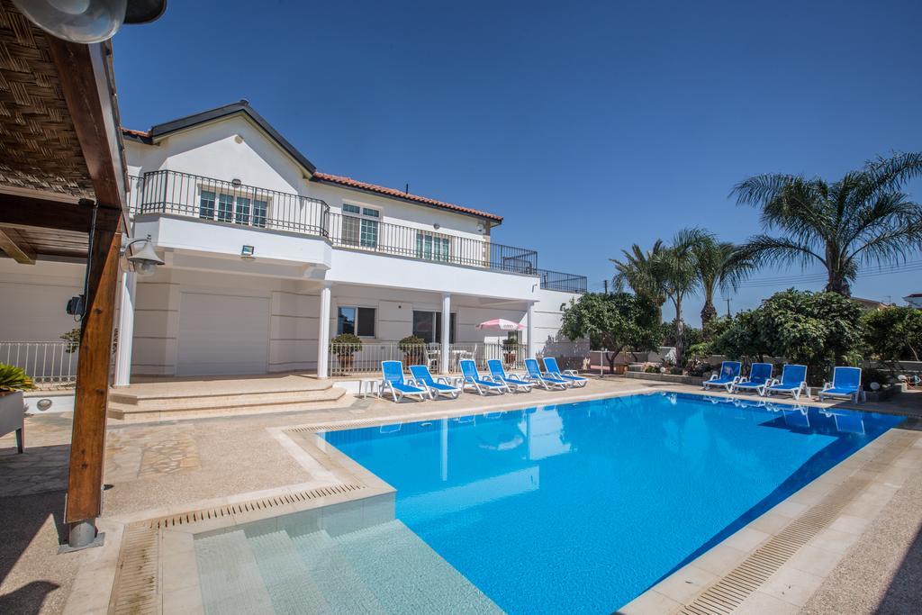 Papas Family Villa Paralimni Exterior foto